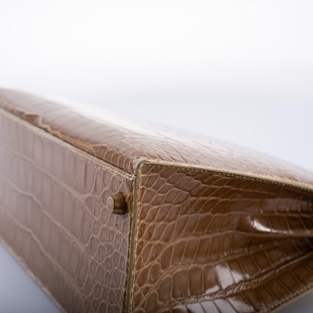Hermes Kelly 28 Sellier Ficelle Alligator with Gold Hardware - 1994, X Circle