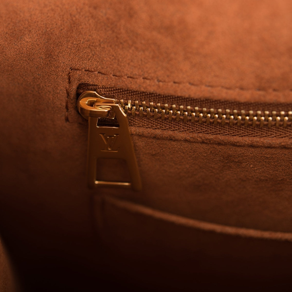 Louis Vuitton OnTheGo MM, Caramel Empreinte Leopard Tote