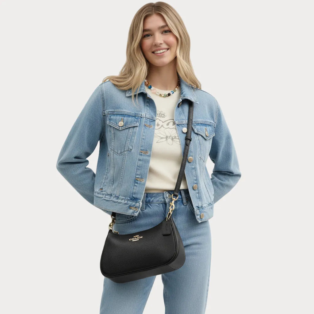 Coach Teri Shoulder Bag In Signature Canvas - Gold/Black